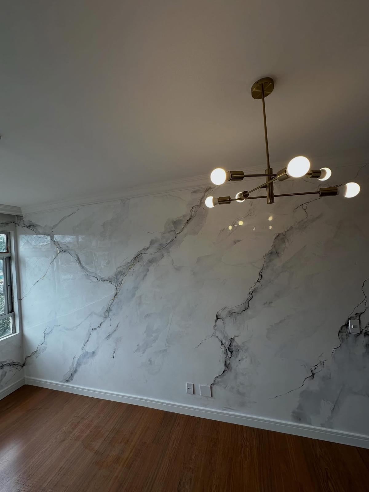 White and gray marble-look wall