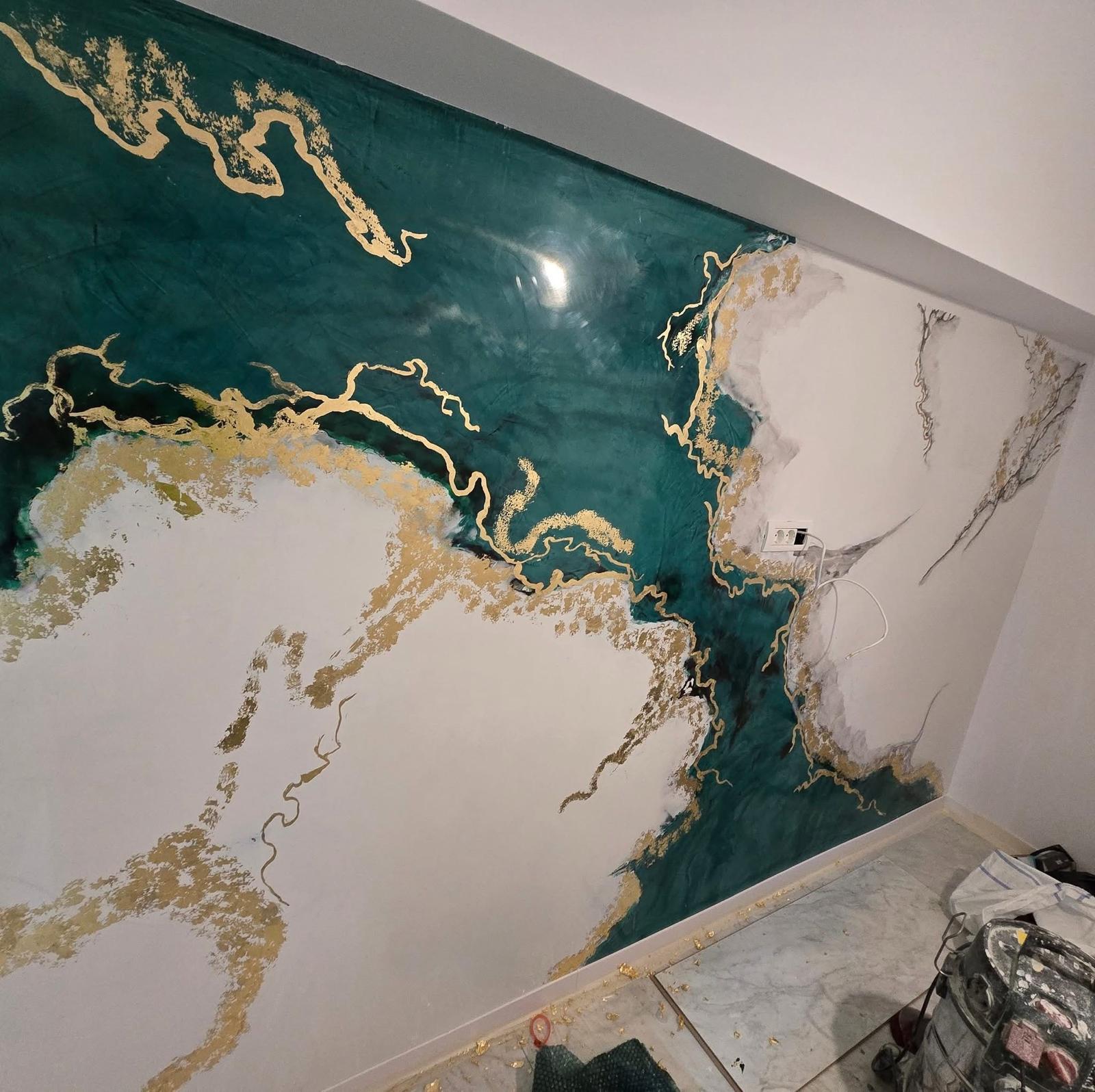 Marble-look feature wall in green and gold